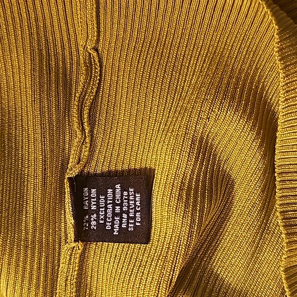 Womens ADRIENNE VITTADINI Sleeveless Sweater. Lime Green. Size Large. - Picture 7 of 8